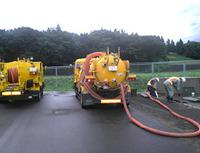 マンホール、側溝清掃、函渠清掃作業